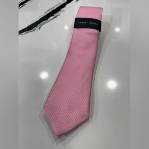 Tommy Hilfiger Pink Textured Silk Tie New With Tags MSRP $69.50